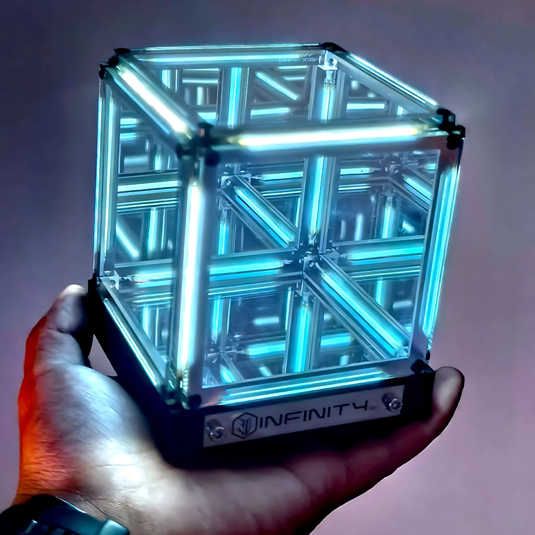 4D Infinite Mirror Cube Light